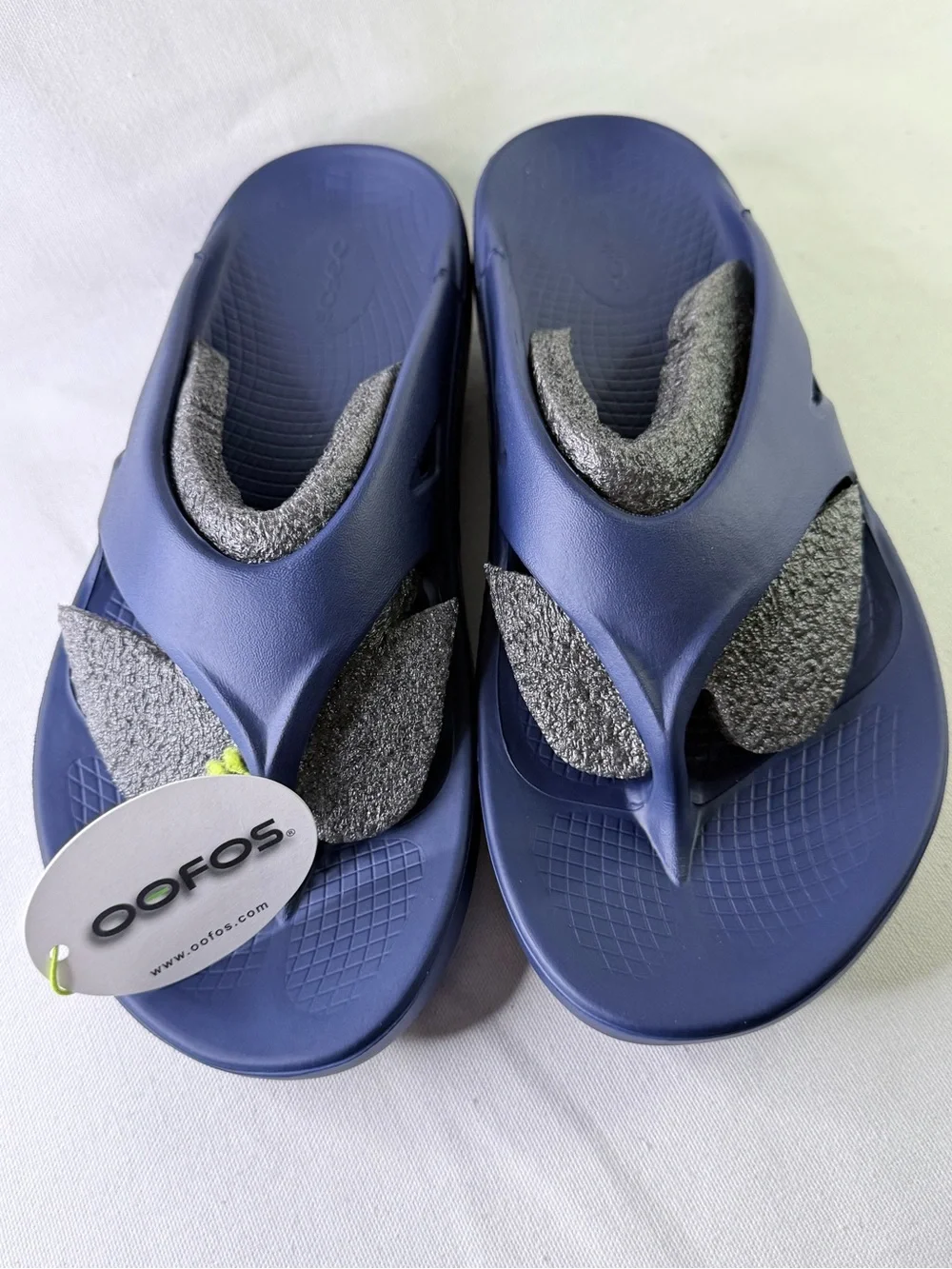 OOFOS brand new
